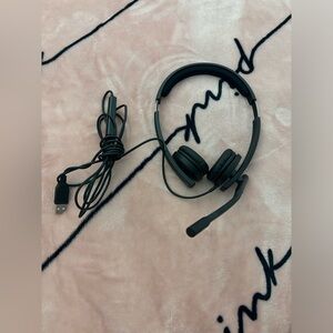 LogiTech Heaphones with Microphone